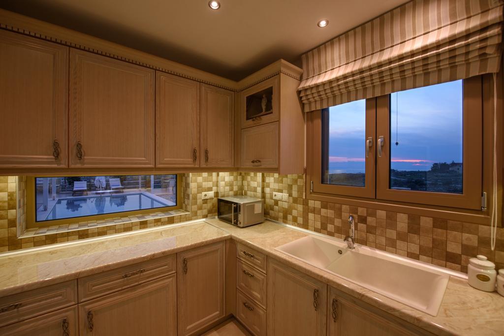 Golden Sky Villa カミラリ エクステリア 写真